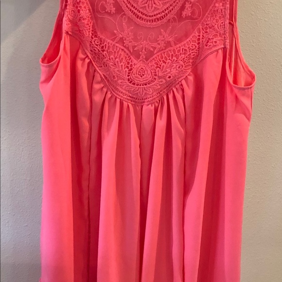 Beautiful dress! - Picture 2 of 3